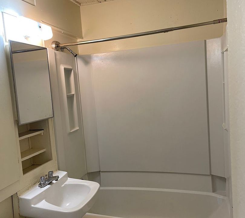 12101214 Eisenhower 1210 Eisenhower Ave Great Bend KS Zillow