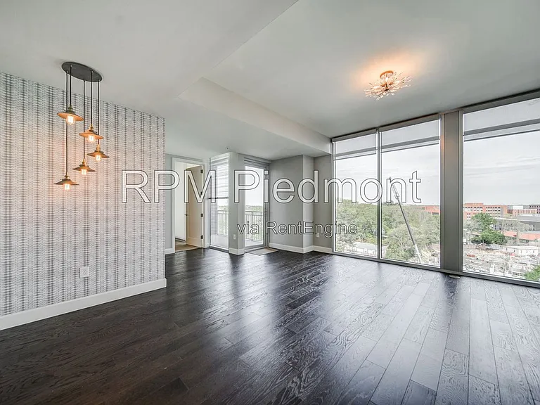1820 Peachtree Rd #911 — Photo 1