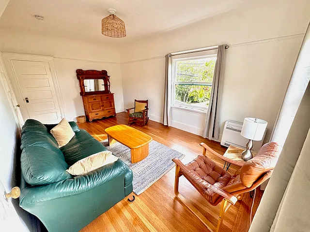 4 bed, 1.5 bath, 2100 sqft, $1,900 — Photo 1