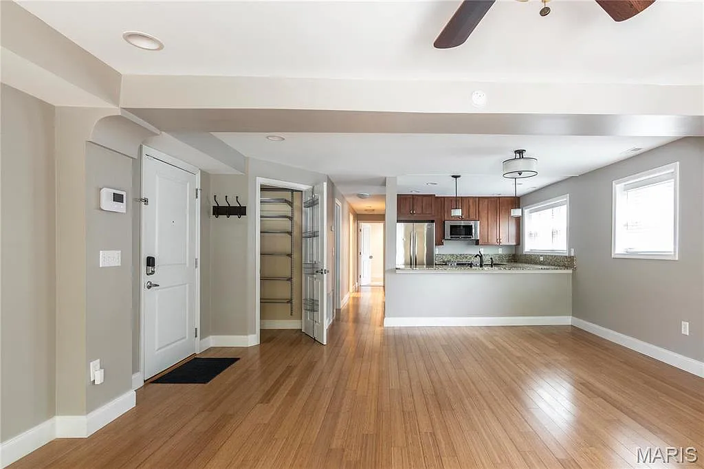 2 bed, 1007 sqft, $2,295 — Photo 3