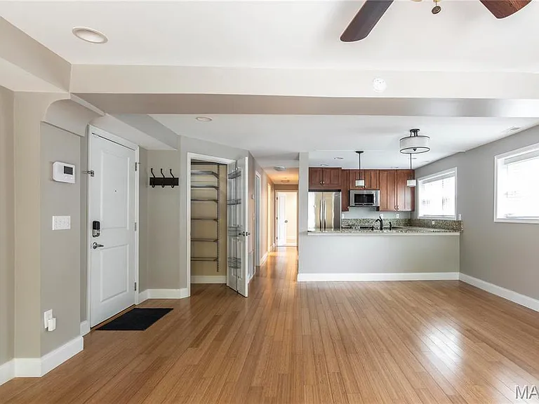 610 Forest Ct #2 — Photo 7
