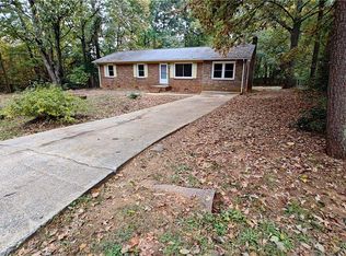 7635 Landis Dr, Browns Summit, NC 27214