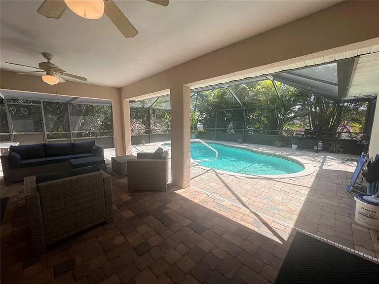 1314 Beacon Dr — Photo 32