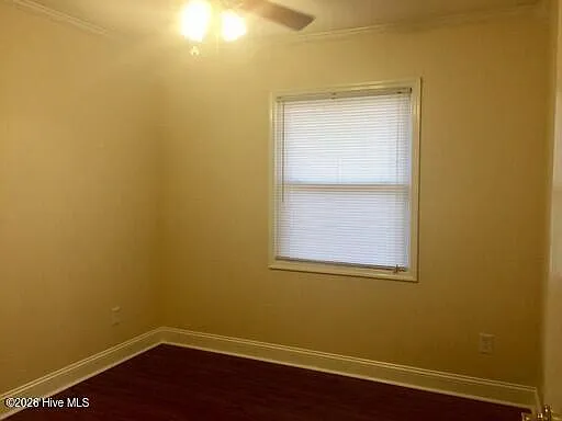 306 Sussex Ct — Photo 7