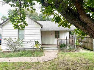 1312 S 8th St, Blackwell, OK 74631