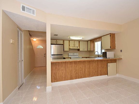 5th image of 15 Florida Park Dr N APT 6