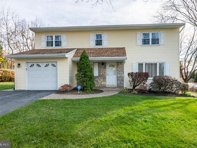 2101 Van Buren Dr, Whitehall, PA, 18052