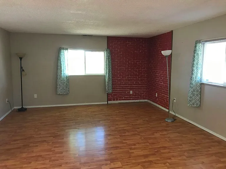 1507 S 8th Ave — Photo 1