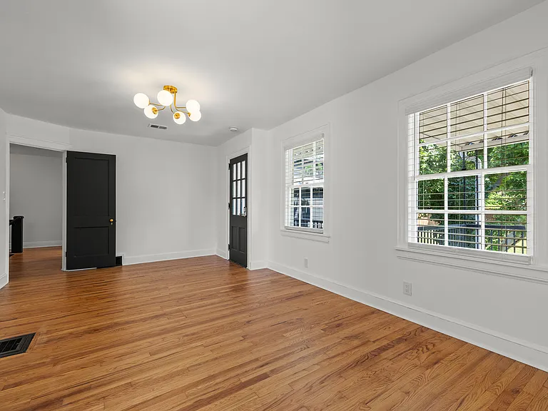 903 Carolyn Ave #B — Photo 4