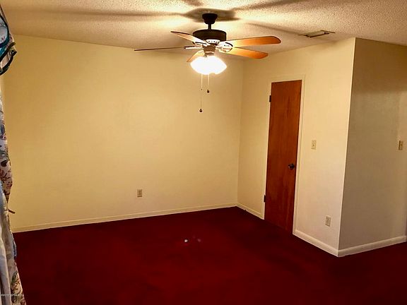 5th image of 131 Karen Ct