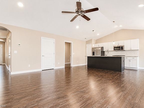3rd image of 205 Nautical Way #43