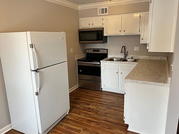3rd image of 11310 Frenchrone Dr APT 4