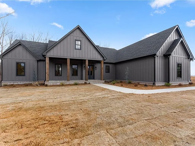 3255 Tanners Mill Rd — Photo 4