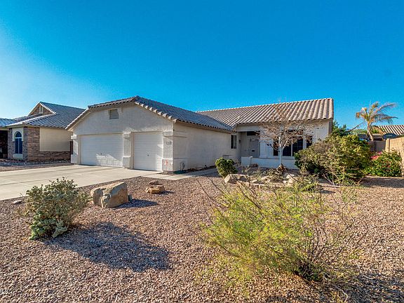 3rd image of 8750 W Las Palmaritas Dr