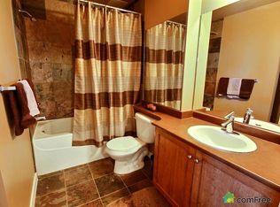 1053 10th St SW #1610, Calgary, AB T2R1S6