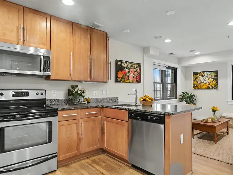 1300 K St SE #103 — Photo 2