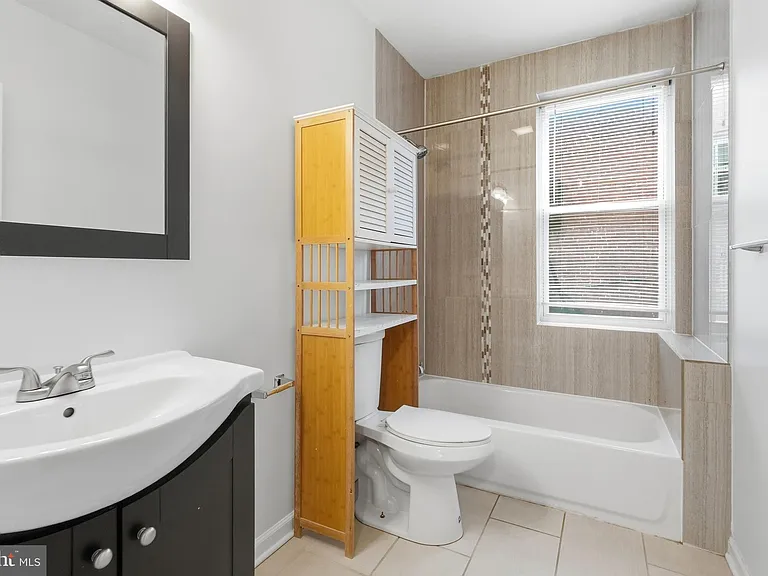 2302 Mount Royal Ter — Photo 33