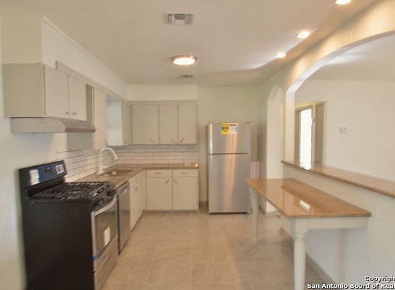3rd image of 555 Beryl Dr