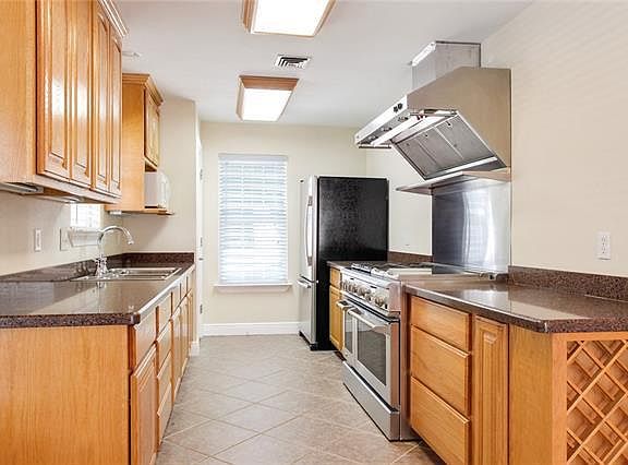 5th image of 4360 San Remo St