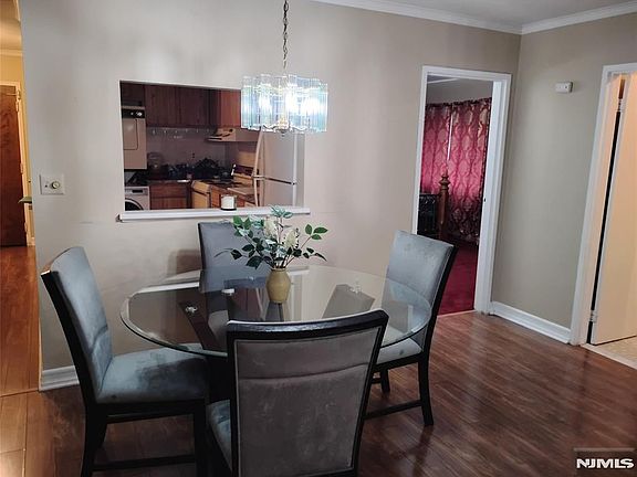 3rd image of 10 Orchard Street #3F