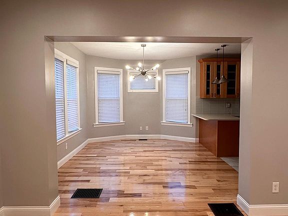 2nd image of 3124 Celeron Ave
