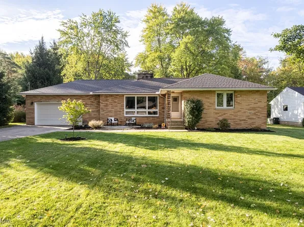 10157 Delsy Dr, North Royalton, OH 44133