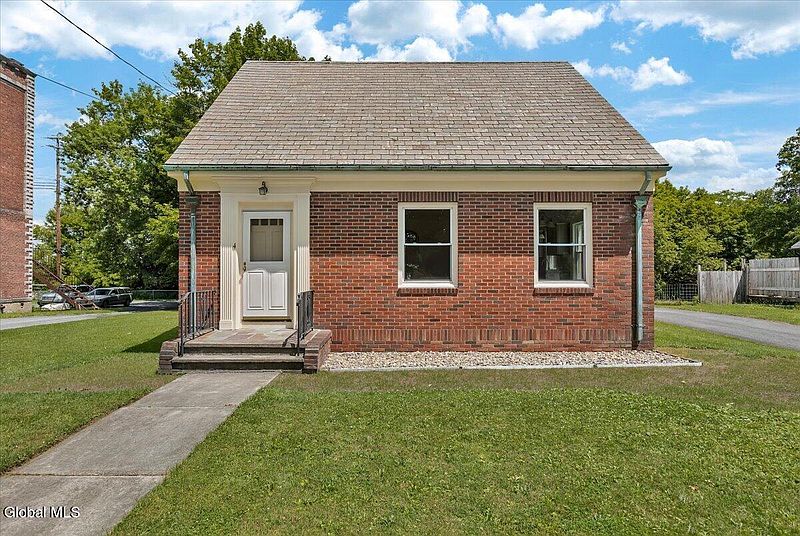 2nd image of 4 Russell Avenue