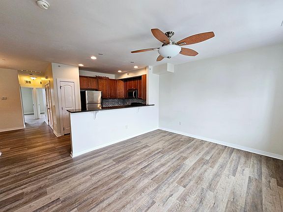 3rd image of 4410 Driftwood Dr