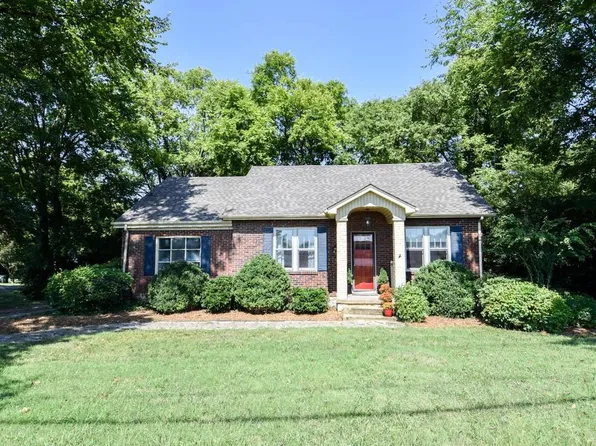 1014 Hartsville Pike, Gallatin, TN 37066