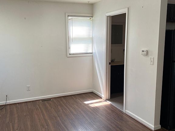 3rd image of 1806 Van Dyke St #C