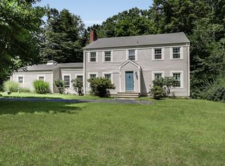 905 E Gate Rd, Kinnelon, NJ 07405