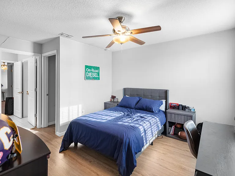 5648 NW Lorna Ct — Photo 44