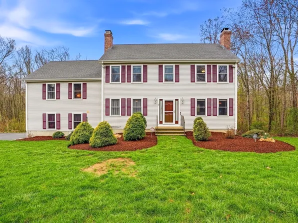 2 Tee Jay Ln, Blackstone, MA 01504