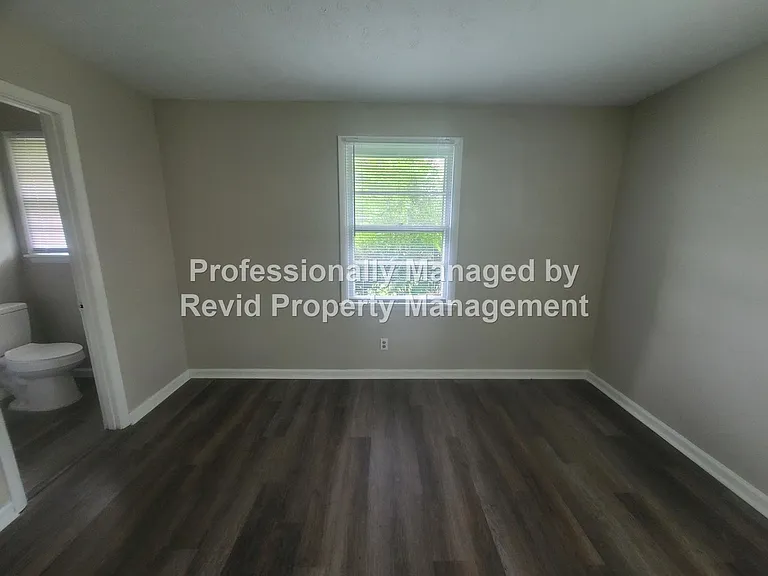196 Ivan Rd — Photo 8