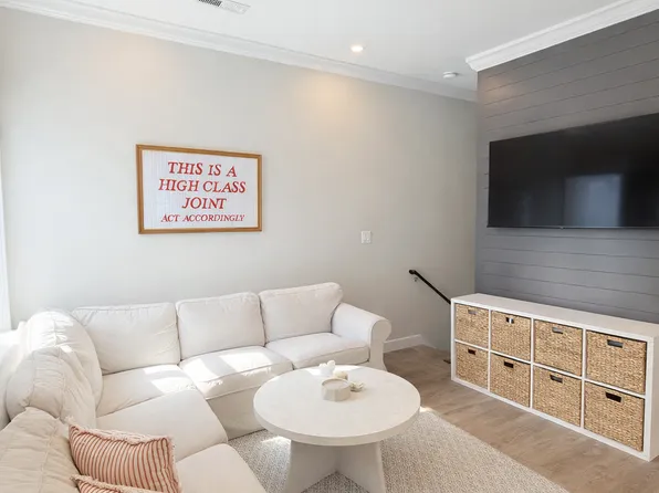 657 E 5th St #2, Boston, MA 02127