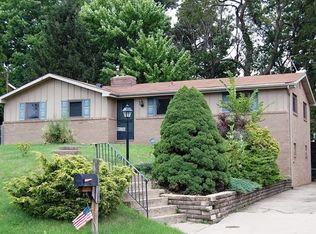 167 Greenlea Dr, Coraopolis, PA 15108