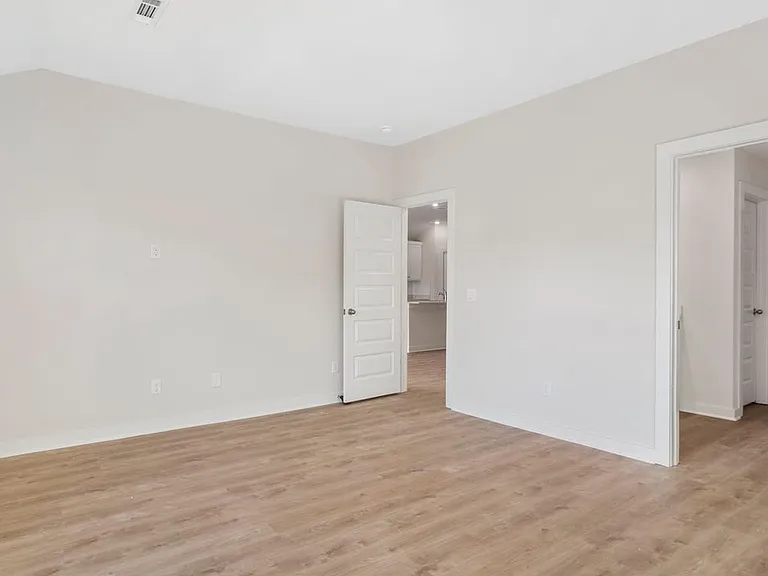 621 S Neon Ave — Photo 15