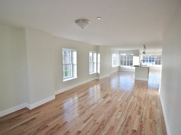 32 Pine St #3 — Photo 4