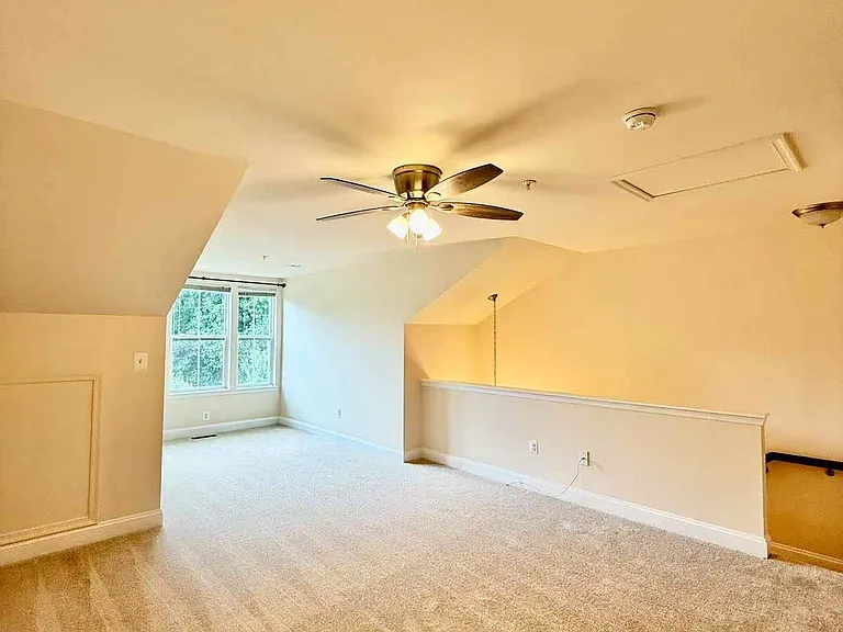 11918 Weybridge Ln — Photo 38