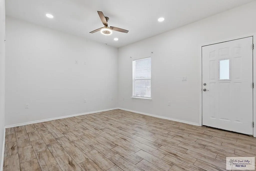 2 bed, 2.0 bath, 954 sqft, $1,080 — Photo 4