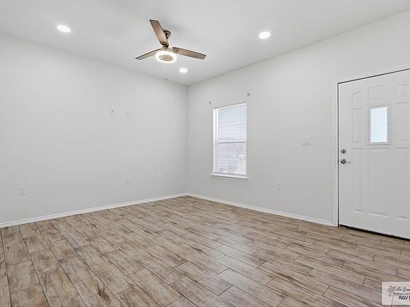 4th image of 2220 E Valley Cir #A