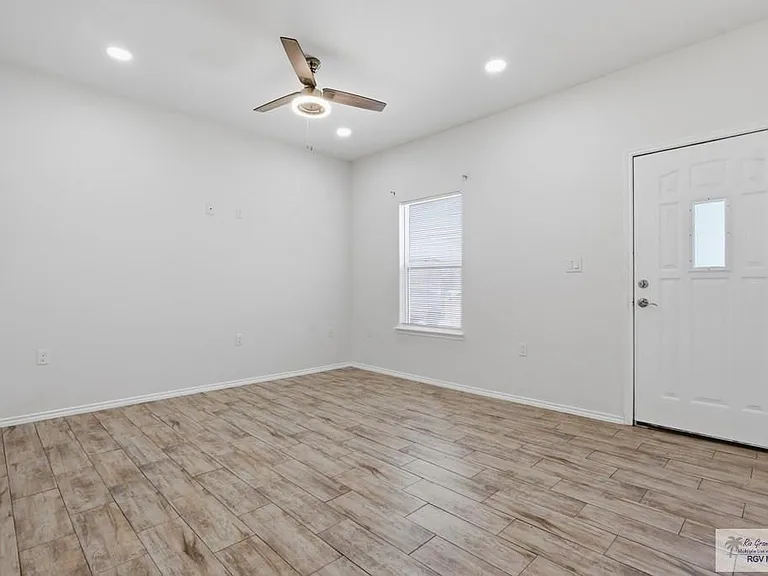 2220 E Valley Cir #A — Photo 4