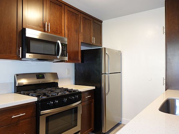 5th image of 11011 Venice Blvd #21