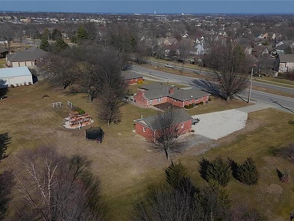 2nd image of 15590 Antioch Rd