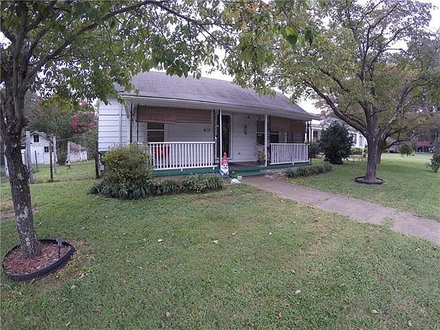 1st image of 412 N Davis Ave