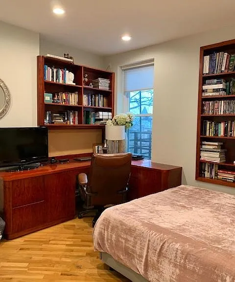 930 Hudson St #4 — Photo 7
