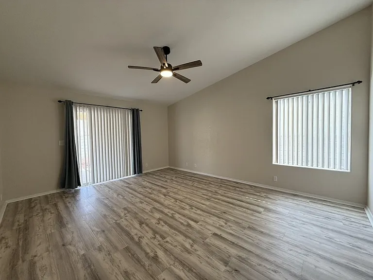 4408 S Caitlan Ave — Photo 12