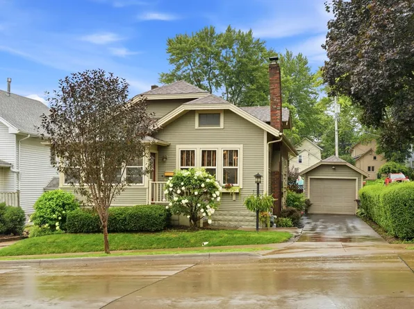 114 E 8th St, Muscatine, IA 52761
