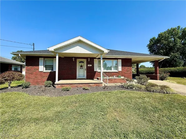 407 56th St, Vienna, WV 26105