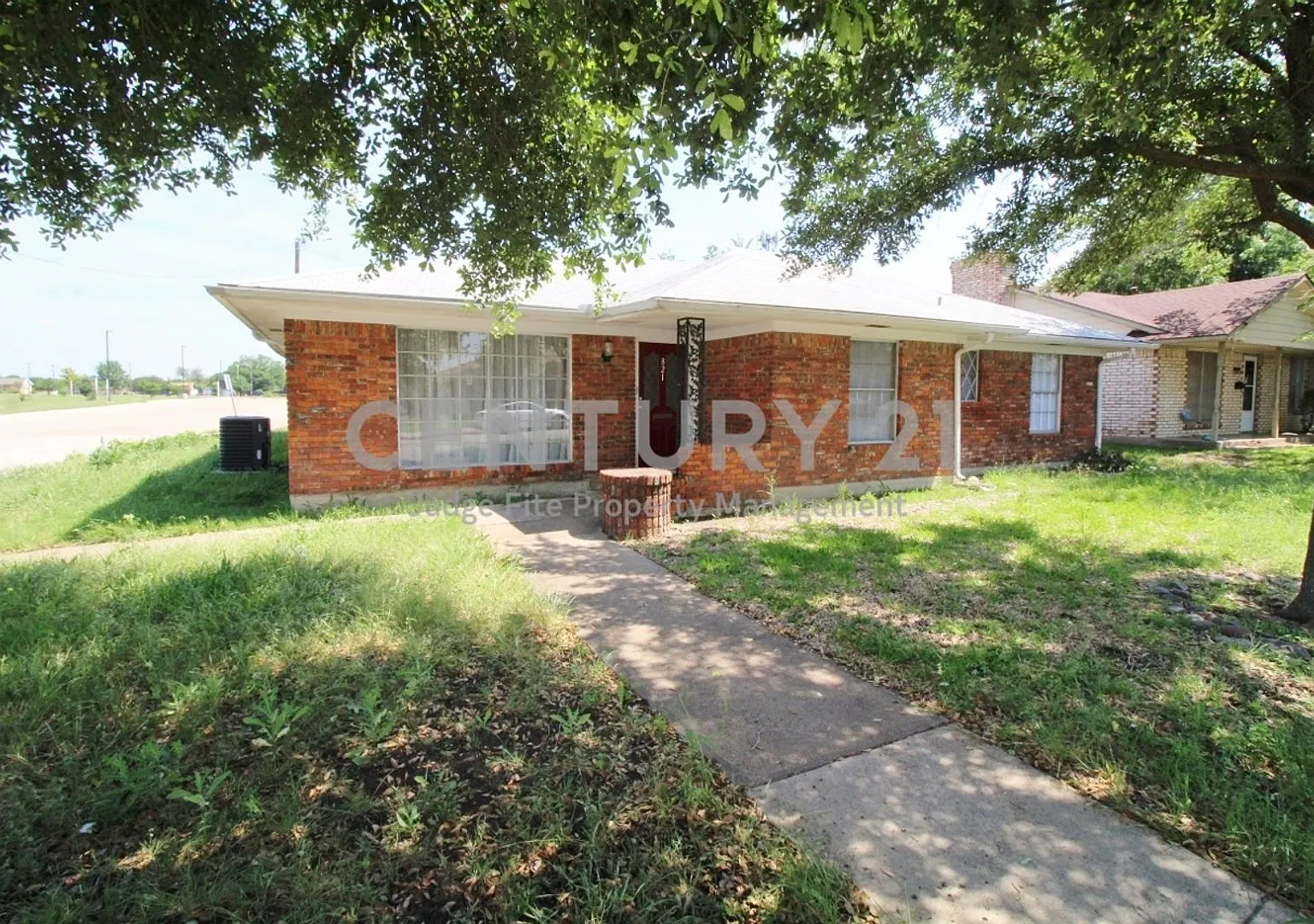 Updated 3/2/2 Situated on Corner Lot in Lancaster Ready For Move-In! — Photo 1